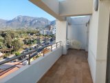Girne Merkez de panoramik manzaralı 2+1 kiralık
