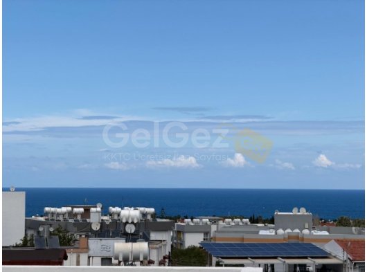 Girne Alsancak'ta Eşsiz 2+1 Daire - Şehir ve Dağ Manzarası ile Satılık!