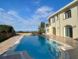 ÇATALKÖY DE ÖZEL TASIRIM SATILIK VİLLA +905428885177