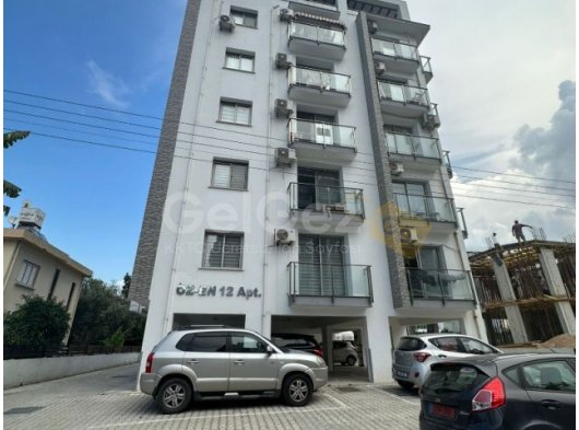 GİRNE MERKEZDE TÜRK KOÇANLI SATILIK 2+1 DAİRE