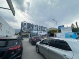 Ana cadde üzerinde satılık kompleks