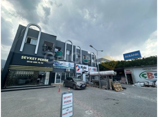 Ana cadde üzerinde satılık kompleks