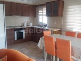 GİRNE MERKEZ PASHA OTEL BÖLGESİ FIRSAT FİYATA GENİŞ KULLANIM ALANINA SAHİP SATILIK 3+1 DAİRE