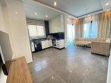 FIRSAT FİYATA GİRNE MERKEZ ULTRA LUX KOMPLEX HAVUZLU SİTE İÇERİSİNDE SATILIK FULL EŞYALI 1+1 DAİRE