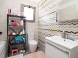 Girne merkez nusmar market bölgesi fırsat fiyata satılık 2+1 full eşyalı residence daire