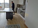FIRSATT✨ GİRNE MERKEZ BELEDİYE ARKASİ ESDEGER KOCAN KREDİYE UYGUN ASANSORLU BİNADA 100M2 KAPALİ ALANA SAHİP ESYALİ 2+1 BAKİMLİ DAİRE