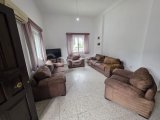 GİRNE KARAOGLANDA GENİS BAHCELİ AYRİ MUTFAK GİBİ AVANTAJLARİ BULUNAN KİRALİK 1+1 FULL ESYALİ DAİRE