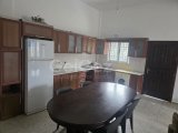 GİRNE KARAOGLANDA GENİS BAHCELİ AYRİ MUTFAK GİBİ AVANTAJLARİ BULUNAN KİRALİK 1+1 FULL ESYALİ DAİRE