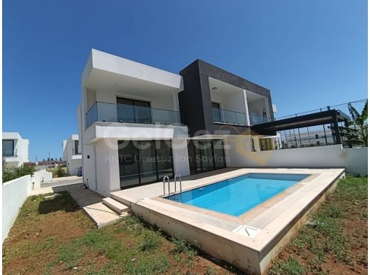 GAZİMAĞUSA YENİBOĞAZİÇİ SATILIK 3+1 HAVUZLU DUBLEX İKİZ VILLA