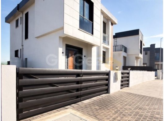 Hamitköy Bölgesinde 4+1 225m² Satılık Lüks Villa
