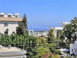 Girne Alsancak'ta Muhteşem Dağ ve Deniz Manzaralı 1+1 Yarı Eşyalı Daire