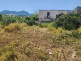 ALSANCAKTA SATILIK 700M2 ARSA ICERISINDE METRUK EV
