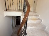 ÇATALKÖY’DE SATILIK 3+1 FULL EŞYALI VİLLA – £425,000 Eşdeğer Koçan | Krediye Uygun | Özel Havuz | Deniz & Dağ Manzarası