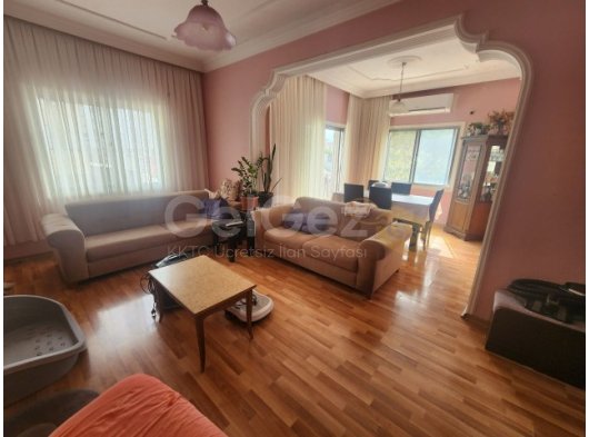GIRNE MERKEZDE TURK KOCANLI 3+1GENIS DAIRE