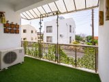 Girne LAPTA DA 2 YATAK EŞYALI DAİRE SATILIKTIR