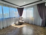 Özel Havuzlu 4+1 Müstakil Villa — Üst Düzey Kalite, Mahremiyet ve Stratejik Konum 2022 Yılında İnşa Edilen Bu Modern Müstakil Villa, Yalnızca 7 Bağımsız Villada