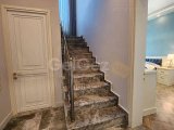Özel Havuzlu 4+1 Müstakil Villa — Üst Düzey Kalite, Mahremiyet ve Stratejik Konum 2022 Yılında İnşa Edilen Bu Modern Müstakil Villa, Yalnızca 7 Bağımsız Villada