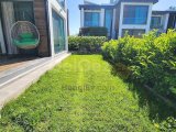 Özel Havuzlu 4+1 Müstakil Villa — Üst Düzey Kalite, Mahremiyet ve Stratejik Konum 2022 Yılında İnşa Edilen Bu Modern Müstakil Villa, Yalnızca 7 Bağımsız Villada