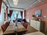 Özel Havuzlu 4+1 Müstakil Villa — Üst Düzey Kalite, Mahremiyet ve Stratejik Konum 2022 Yılında İnşa Edilen Bu Modern Müstakil Villa, Yalnızca 7 Bağımsız Villada