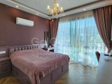 Özel Havuzlu 4+1 Müstakil Villa — Üst Düzey Kalite, Mahremiyet ve Stratejik Konum 2022 Yılında İnşa Edilen Bu Modern Müstakil Villa, Yalnızca 7 Bağımsız Villada