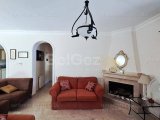 Alsancak’ta Özel Havuzlu ve Olgun Peyzajlı Seçkin 3 Yatak Odalı Villa Alsancak’ın En Tercih Edilen ve Prestijli Bölgelerinden Birinde Konumlanan Bu Zarif Villa,
