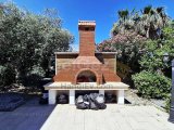 Alsancak’ta Özel Havuzlu ve Olgun Peyzajlı Seçkin 3 Yatak Odalı Villa Alsancak’ın En Tercih Edilen ve Prestijli Bölgelerinden Birinde Konumlanan Bu Zarif Villa,