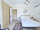 Alsancak’ta Özel Havuzlu ve Olgun Peyzajlı Seçkin 3 Yatak Odalı Villa Alsancak’ın En Tercih Edilen ve Prestijli Bölgelerinden Birinde Konumlanan Bu Zarif Villa,