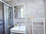 Alsancak’ta Özel Havuzlu ve Olgun Peyzajlı Seçkin 3 Yatak Odalı Villa Alsancak’ın En Tercih Edilen ve Prestijli Bölgelerinden Birinde Konumlanan Bu Zarif Villa,