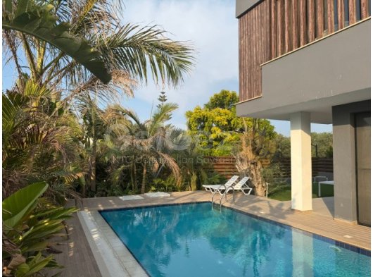???? Prestijli Konumda Eşyalı Villa – Deniz Suyu Havuzlu – Yatırıma Uygun