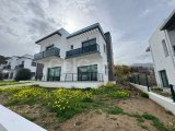 Girne Yeşiltepe’de Deniz & Dağ Manzaralı Prestijli Kiralık Villa