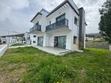 Girne Yeşiltepe’de Deniz & Dağ Manzaralı Prestijli Kiralık Villa