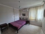 Girne merkezde Havuzlu site içinde satılık full eşyalı 1+1 daire