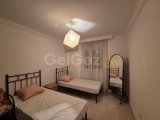 Girne merkezde Havuzlu site içinde satılık full eşyalı 3+1 daire