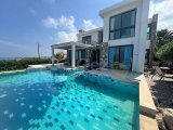 3+1 Villa Özel Havuzlu ve Bahçe Denize Sıfır