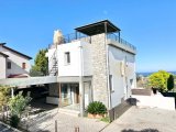 Girne ozanköyde satılık havuzlu villa