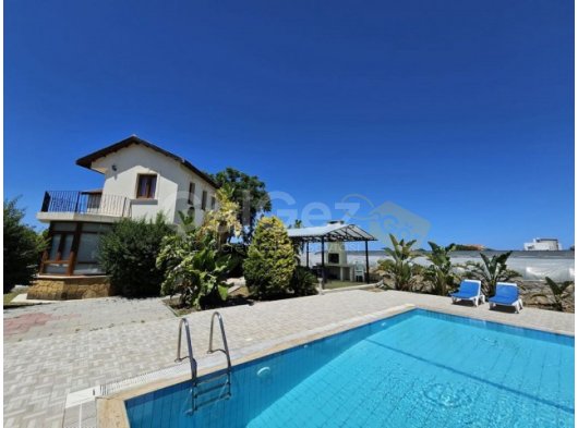 GIRNE ALSANCAKTA GUNLUK KIRALIK 3+1 HAVUZLU VILLA!
