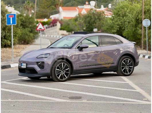2025 Model Porsche Macan 4 Electric