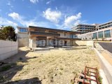 Girne Çatalköy'de Denize Sıfır Ultra Lüks 6+1 Havuzlu Villa