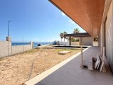 Girne Çatalköy'de Denize Sıfır Ultra Lüks 6+1 Havuzlu Villa