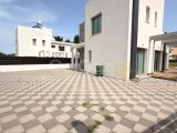 Girne Ozanköy'de 1 Dönüm Arsa Alanına Sahip Satılık 4+1 Villa