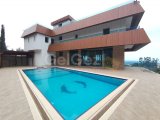 Girne Edremit'te Satılık 4+2 Villa - Özel Havuz, Bahçe ve Deniz Manzarası