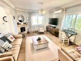 Karşıyaka’da satılık 3+1 villa