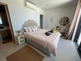 Özel havuzlu ve deniz manzaralı şık satilik Loft 1+1 daire