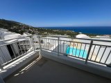 Özel havuzlu ve deniz manzaralı şık satilik Loft 1+1 daire
