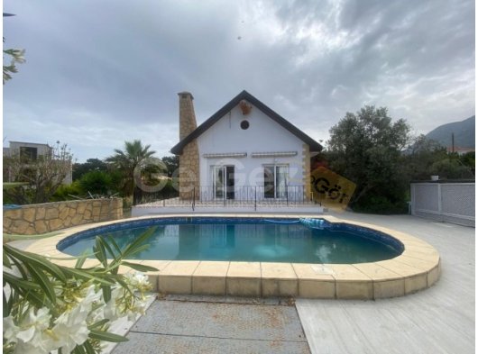 Lapta’da Satılık Şık Tek Katlı 3+1 Villa