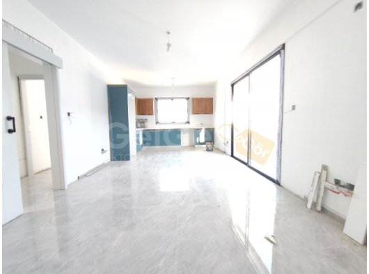Yılın Fırsatı: Lefkoşa Gönyeli'de Ebeveyn Banyolu Satılık 2+1 Penthouse