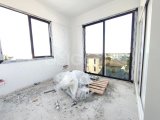 Yılın Fırsatı: Lefkoşa Gönyeli'de Ebeveyn Banyolu Satılık 2+1 Penthouse