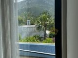 Girne bellapais’de site içerisinde satılık 4+1 daire