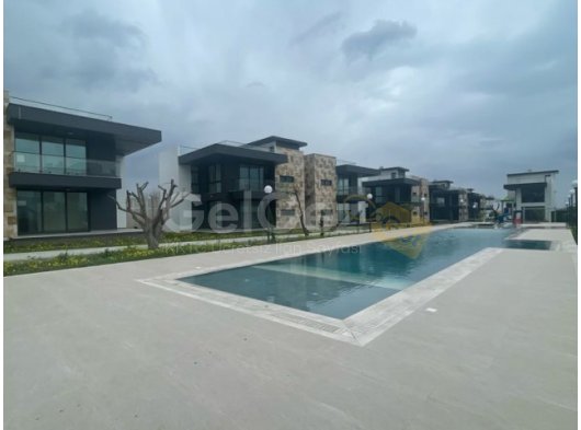 Girne Alsancakta ortak havuzlu lüx 2+1 satılık dairlere