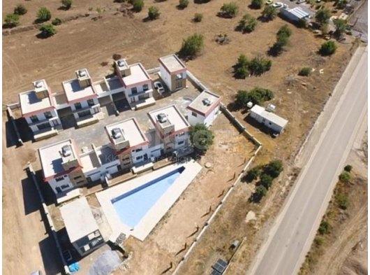 Tatlı su bölgesinde kaçırılmayacak fırsat 3+1 ortak havuzlu satılık villa